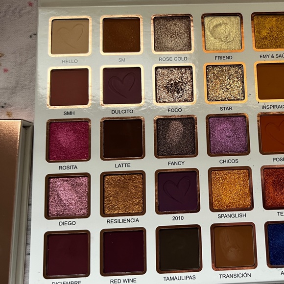 Esta nueva esta en su caja nunca ha sido abierta , tiene colores hermoso - Picture 1 of 3